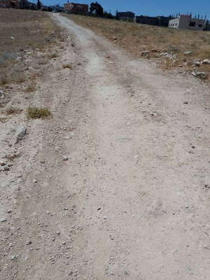 منذ أكثر من عام.. مطالب بتأهيل شارع في لب ومليح - صور