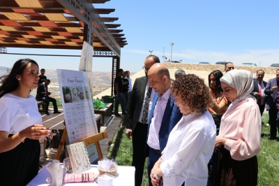 كلية الأعمال في (عمان العربية) تنظم معرض الابداع المحاسبي 2026 بدعم من القطاع الخاص