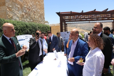 كلية الأعمال في (عمان العربية) تنظم معرض الابداع المحاسبي 2026 بدعم من القطاع الخاص