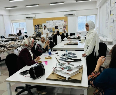 تعزيزًا للتعاون الأكاديمي: مشاركة الدكتورة الأسمر من (عمان العربية) في تحكيم مشاريع معمارية طلابية في جامعة العلوم التطبيقية