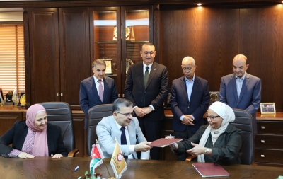 (صناعة عمان) توقع اتفاقية لإعداد دراسة التحقق لواقع إعادة التدوير في الأردن