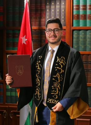 الدكتور يعقوب جلال الخطيب .. مبروك التخرج