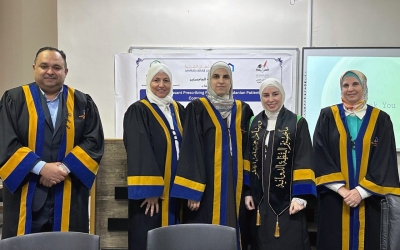 كلية الصيدلة في (عمان العربية) تعقد جلسات مناقشة رسائل الماجستير في اليقظة الدوائية والشؤون التنظيمية