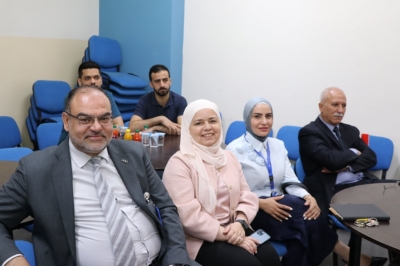 كلية الصيدلة في (عمان العربية) تعقد جلسات مناقشة رسائل الماجستير في اليقظة الدوائية والشؤون التنظيمية