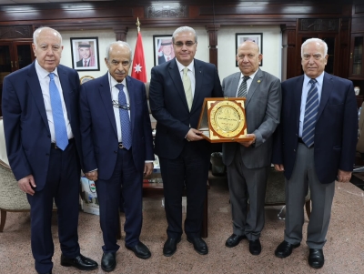 وزارة الصحة وجامعة ابن سينا للعلوم الطبية توقعان اتفاقية تعاون لتعزيز التدريب السريري لطلبة الطب في مستشفيات الوزارة