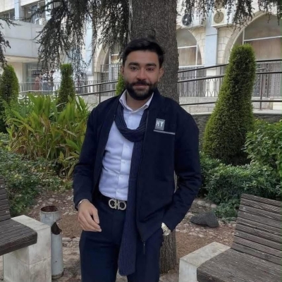 قبل أن يرتدي ثوب التخرج... الجامعة الأردنية تُهدي والد طالب راحل شهادته وفاءً لمسيرته
