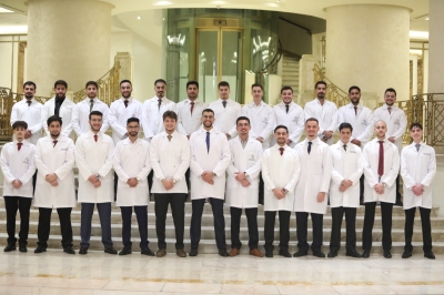طلبة كلية طب الأسنان بجامعة البترا يؤدون قسم المهنة إيذانًا ببدء التدريب الإكلينيكي