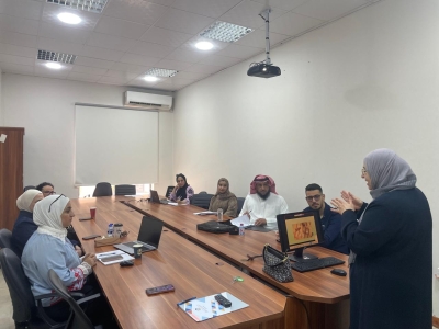 كلية الصيدلة في (عمان العربية) تنظم محاضرة لطلبة الدراسات العليا حول المتطلبات التنظيمية لتسجيل مستحضرات التجميل في الأردن