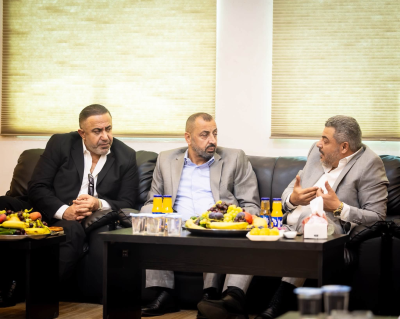 رجلا أعمال في مقر نادي الوحدات... ما القصة؟