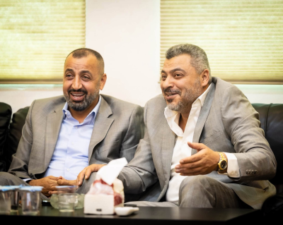 رجلا أعمال في مقر نادي الوحدات... ما القصة؟