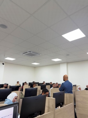 قسم ذكاء الأعمال في جامعة الزيتونة ينظم ندوة حول تطوير المهارات الرقمية وتعزيز فرص تشغيل الخريجين بالتعاون مع مؤسسة نهر الأردن