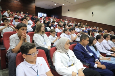 (الشرق الأوسط) تختتم النادي الصيفي بتخريج عشرات الطلبة من مختلف مدارس المملكة