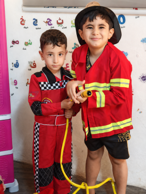 كلية الهندسة في عمان العربية تنفّذ نشاطًا تفاعليًا للأطفال بعنوان (عالم المهن)