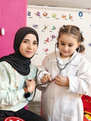 كلية الهندسة في عمان العربية تنفّذ نشاطًا تفاعليًا للأطفال بعنوان (عالم المهن)