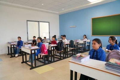 حسان يفتتح مدرسة غرناطة الثانوية المختلطة في البادية الشمالية الغربية
