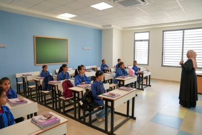 حسان يفتتح مدرسة غرناطة الثانوية المختلطة في البادية الشمالية الغربية