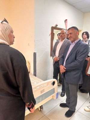طلبة كلية الآداب والعلوم في عمان العربية يزورون دار الضيافة للمسنين