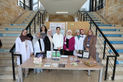 كلية الصيدلة في جامعة عمان العربية تنظّم حملة توعوية بعنوان (نحو جيل خالٍ من التدخين)