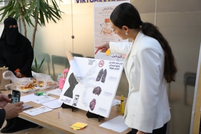 كلية الصيدلة في جامعة عمان العربية تنظّم حملة توعوية بعنوان (نحو جيل خالٍ من التدخين)