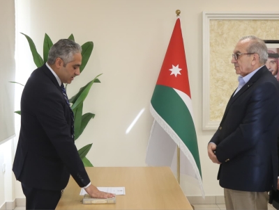 الأمينان العامان لوزارة الأشغال يؤديان اليمين القانونية أمام الوزير