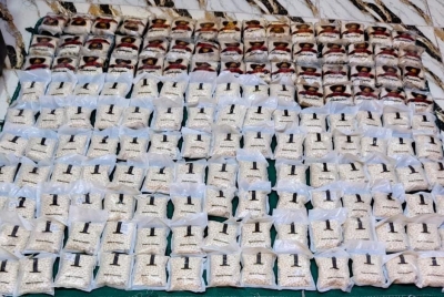 الجيش يحبط 3 محاولات لتهريب كمية كبيرة من المخدرات بواسطة بالونات موجهة - صور