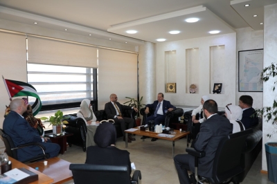جامعة عمان العربية وجامعة المملكة للعلوم الطبية تبحثان سبل التعاون البحثي والأكاديمي المشترك