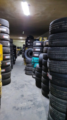 ضبط 5 آلاف إطار مركبات منتهي الصلاحية و300 جنط مقلد