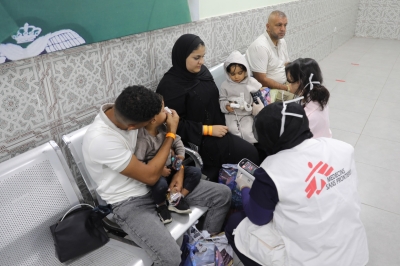 القوات المسلحة تُجلي الدفعة الـ(33) من أطفال غزة المرضى لتلقي العلاج في الأردن