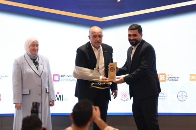من مدرجات العلوم التطبيقية إلى مواقع الإنجاز .. الجامعة تكرّم خريجيها في مبادرة هي الأولى من نوعها