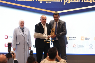 من مدرجات العلوم التطبيقية إلى مواقع الإنجاز .. الجامعة تكرّم خريجيها في مبادرة هي الأولى من نوعها