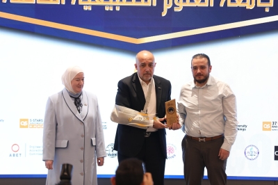 من مدرجات العلوم التطبيقية إلى مواقع الإنجاز .. الجامعة تكرّم خريجيها في مبادرة هي الأولى من نوعها