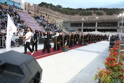 برعاية الدكتور عمر الجازي.. جامعة عمان العربية تحتفل بتخريج الفوج السادس والعشرين للفصلين الثاني والصيفي - صور