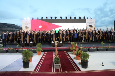 برعاية الدكتور عمر الجازي.. جامعة عمان العربية تحتفل بتخريج الفوج السادس والعشرين للفصلين الثاني والصيفي - صور