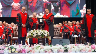 بالفيديو والصور ... الأميرة عالية بنت الحسين ترعى احتفال عمان الأهلية بتخريج طلبة الفصل الصيفي (الفوج 33)