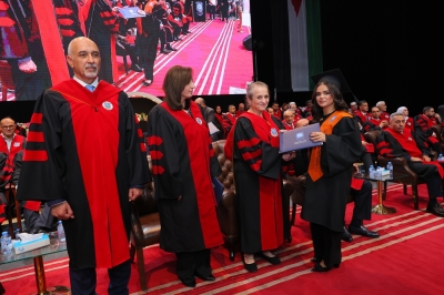 بالفيديو والصور ... الأميرة عالية بنت الحسين ترعى احتفال عمان الأهلية بتخريج طلبة الفصل الصيفي (الفوج 33)