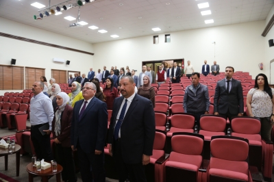 كلية الأعمال في جامعة الزيتونة الأردنية تعقد لقاءً تواصليًا مع أعضاء الهيئة التدريسية
