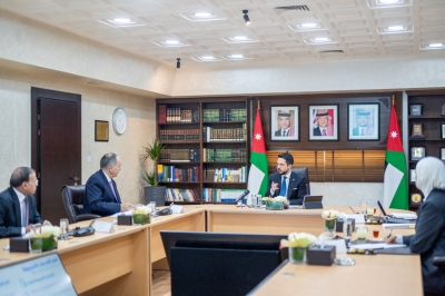 ولي العهد يزور وزارة العدل ويؤكد أهمية مواصلة تطوير خدماتها