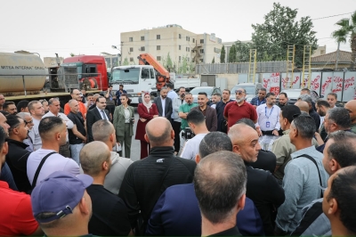 مدير عام شركة الكهرباء يودّع بعثة العمرة الخاصة بموظفي الشركة