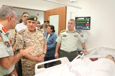 بتوجيهات ملكية .. تحويل 11 مصابا من الكرك الى المدينة الطبية ومستشفيات خاصة