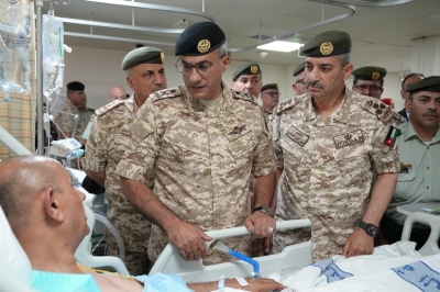 اللواء الحراسيس يزور مصابي حادثة الكرك - صور