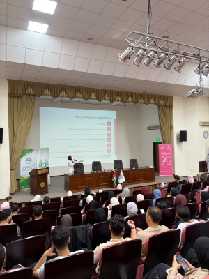 كلية الصيدلة في جامعة الزيتونة الأردنية تنظّم يومًا توعويًا حول دور الصيدلة في التوعية بسرطان الثدي