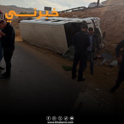 19 إصابة جراء تدهور حافلة على طريق جرش–إربد - صور
