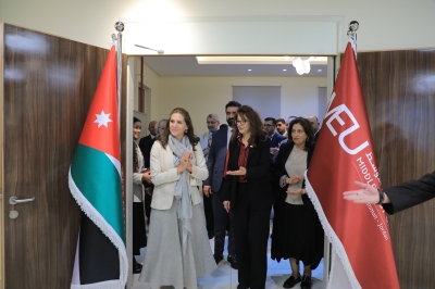 افتتاح معرض بيت الفن الدائم في جامعة الشرق الأوسط