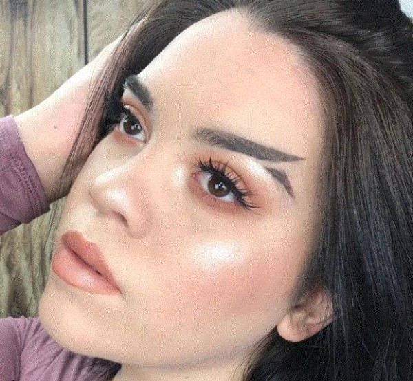 حواجب ذيل السمكة.. هل هي الصيحة القادمة؟ -صور