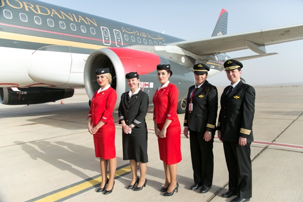 الملكية تُشغل رحلة جوية بطاقم نسائي