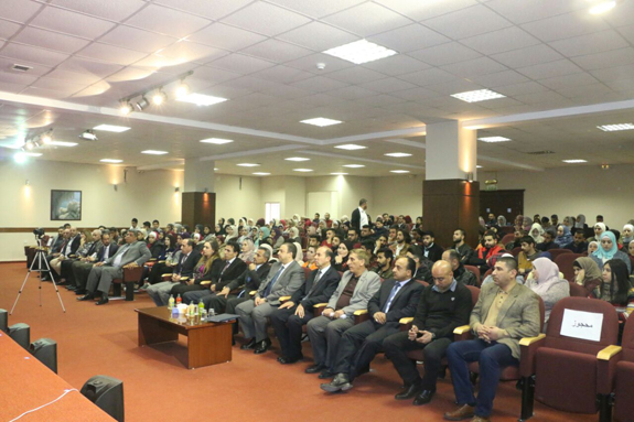 مدير عام البنك العربي الإسلامي يحاضر بكلية عمان