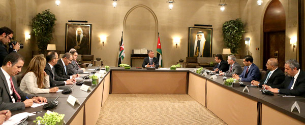 الملك: كنت أعمل عمل الحكومة