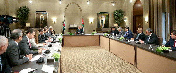 الملك: كنت أعمل عمل الحكومة