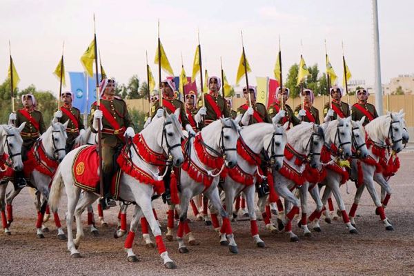 شاهدوا صور استعراض العلم