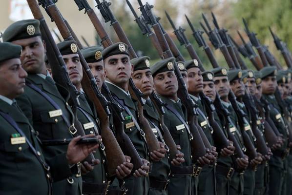 شاهدوا صور استعراض العلم